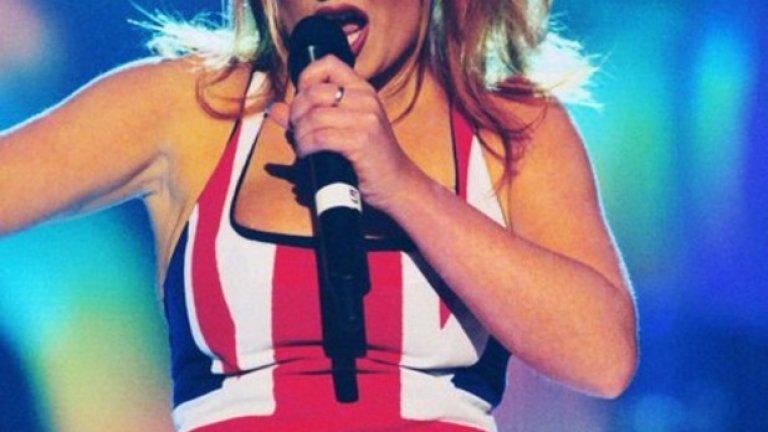 Според мъжкия вот на първо място е късата рокля с цветовете на британското знаме, носена от бившата спайска Гери Халиуел на наградите БРИТ през 1997 г.