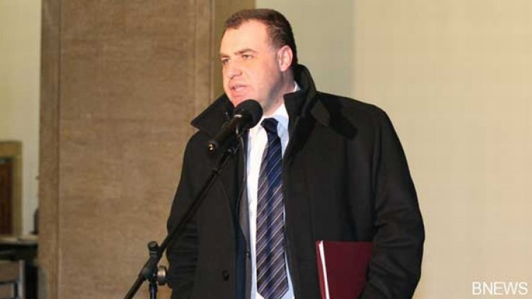 От СДС отново поискаха оставката на земеделския министър Мирослав Найденов...