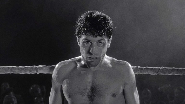  „Разяреният бик“ (Raging Bull), 1980 г. 
Биографичният филм за американския боксьор Джейк Ла Мота е един от най-вълнуващите спортни филми, правени някога. Мартин Скорсезе произвежда един шедьовър, докато Робърт де Ниро влиза по перфектен начин в ролята на „разярения бик“ и ужасява с всяко свое действие и мимика. Играта му носи и единствения му „Оскар“ за главна мъжка роля.