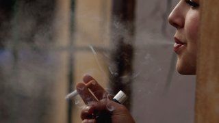 жена, пушене, тютюнопушене