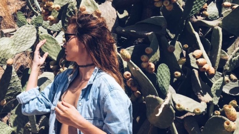 Тя е един от майсторите на рекламата в социалните мрежи у нас. Биляна умее да менажира профилите си толкова добре, че превръща себе си в нещо като бранд.