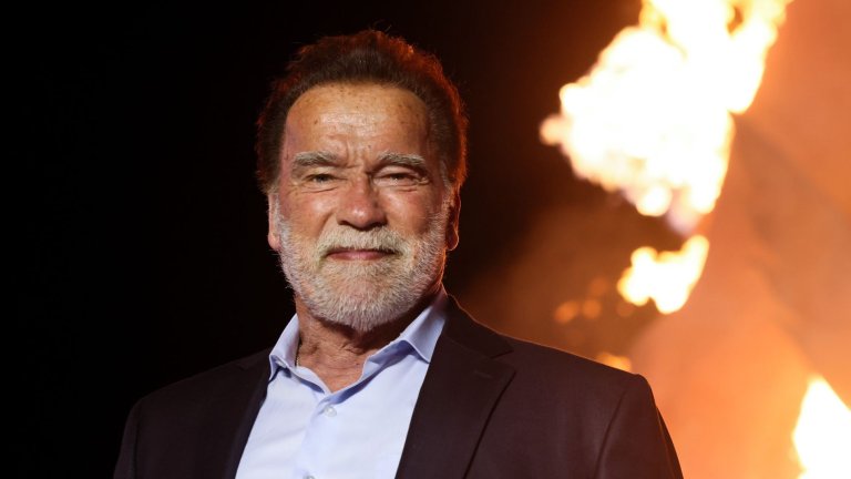 Арнолд Шварценегер 
Филмовият “терминатор” вече е в списъка на Forbes с богатство от 1,1 милиарда долара. Шварценегер беше натрупал стотици милиони благодарение на продължителната си филмова кариера, но истинският скок дойде от инвестиции в недвижими имоти и на стоковите пазари, които многократно увеличиха приходите му.