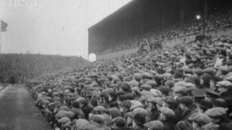 15. Нюкасъл
68 386 е рекордната посещаемост на "свраките" в мач от Първа дивизия срещу Челси на 3 септември 1930 г. Нюкасъл играе на стадиона си от 1892 г.
