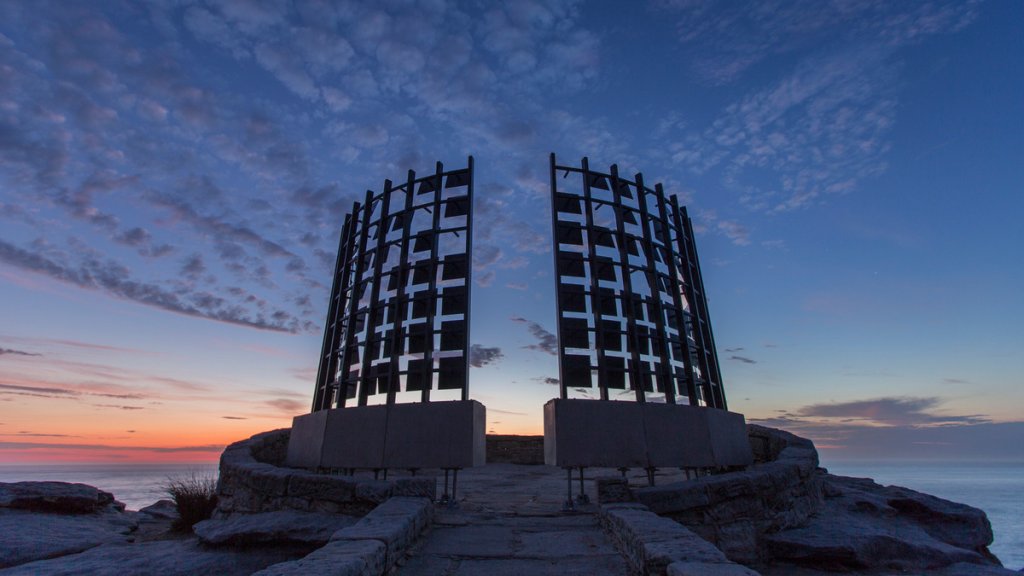 Матю Азимакис, Кларънс Лий & Кейтлин Роузбай - Half Gate