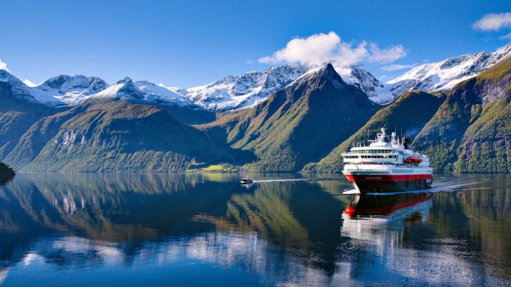 hurtigruten_norway_ab366eb6-3536-4241-807b-227067e44b30