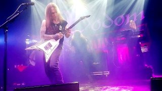 Кери Кинг ги молеше да останат при него, Кени Джи ги слушаше заради децата си, а Роб Лоу им уреди гостуване при Лено