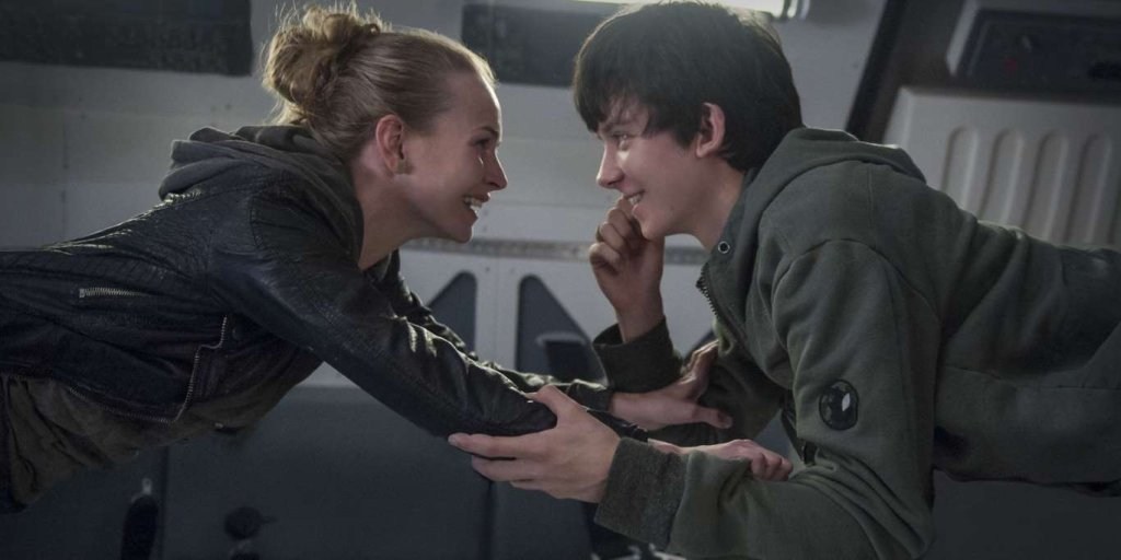 The Space Between Us 
На мисия до Марс една от астронавтите умира, докато ражда, оставяйки бебето на грижите на учените. 