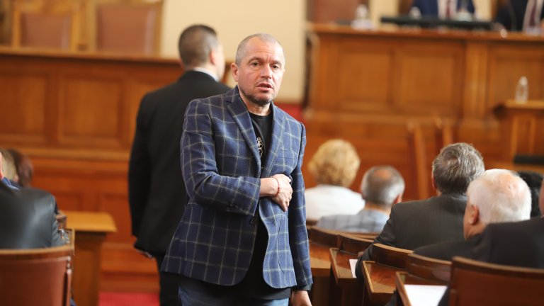 Зам.-председателят на ИТН коментира, че и президентската република имало достатъчно механизми за демократичен контрол