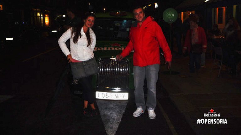 В една от вечерите таксито на Heineken отвежда Венелина и Георги в, както те го наричат, лондонския студентски град