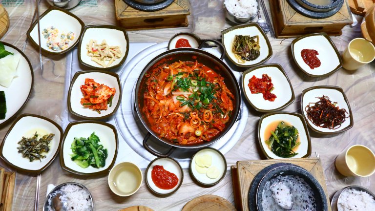 Банчан са характерни за корейската кухня.