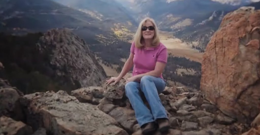 Wild Crime
Къде да гледате: Disney+
Първият сезон на поредицата проследява смъртта на Тони Хентърн - жена, които при посещение на Скалистите планини се подхлъзва и пада в пропаст.  Или поне това е версията на съпруга ѝ Харолд Хентърн, който е бил до нея в момента на трагедията. Тони и Харолд са смятани за образец на американското семейство. Походът до Скалистите планини е планиран, за да отпразнуват 12 години брака, който всичките им съседи описват като “щастлив”.
Но макар на първо четене да не се намират поводи за съмнения, които да покажат на полицията, че не става въпрос за инцидент, а за убийство, близките на Тони имат друга теория за случилото се.