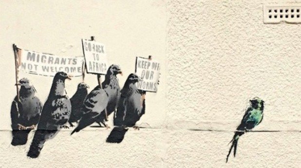 Преди пародията на Йоханес Вермеер, Банкси се появи с графит в Есекс, Великобритания - политическа сатира, свързана с националистическите идеи във Великобритания и негативното отношение към имигрантите. Вместо това графитът беше разчетен като "расистки"
