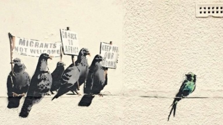 Преди пародията на Йоханес Вермеер, Банкси се появи с графит в Есекс, Великобритания - политическа сатира, свързана с националистическите идеи във Великобритания и негативното отношение към имигрантите. Вместо това графитът беше разчетен като "расистки"