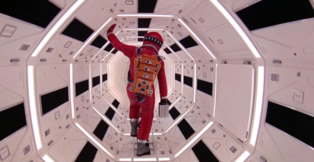 1. 2001: A Space Odyssey / "2001: Космическа одисея" (1968 г.) 
Този филм на Стенли Кубрик не е нито първата фантастика, нито дори първият филм за Космоса, но със сигурност ще остане в историята като проекта, който дава тласък на целия жанр със своите мащаби и визия. 
Продукцията струва колосалните за времето си 10 млн. долара и макар първоначално да не е приета добре от критиката и публиката, с времето се доказва като един от най-великолепно заснетите филми на всички времена. А нови и нови поколения винаги успяват да открият по нещо в него.