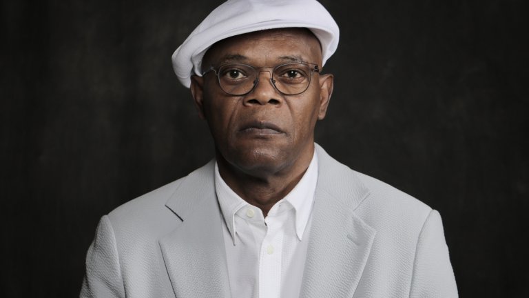 Имал е проблеми с наркотиците
Един от тези тежки периоди идва заради ранните му неуспехи. Актьорът първоначално се занимава най-вече с театър, а филмовите роли, които получава, са малки и незапомнящи се (включително в "Пристигане в Америка" с Еди Мърфи и "Екзорсистът 3"). Натрупаното недоволство го тласка към дрогата. Джаксън признава, че е започнал да пуши марихуана и да взима LSD още в първата си година в колежа, в който неуспешно следва океанска биология. Наркотиците се завръщат в живота му през 1990-а, когато вече е актьор. Тогава обаче започва да пуши кокаин. 
Осем месеца по-късно идва сривът - Джаксън отиваергенско парти в Ню Йорк и се напива. След това си купува кокаин и припада, докато го приготвя на кухненската маса. Така го открива ЛаТаня. На следващия ден той влиза в клиника. В този период започва да се пита дали той самият не е пречката пред това да постигне нещо повече. Осъзнава, че е уморен от гнева си и дължи на хората, които го обичат, да се промени. Остава чист и до днес.