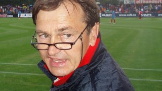 1247px-Ewald_Lienen