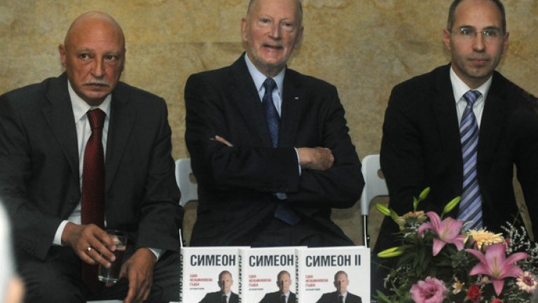 Оставката на Илчев е поредният акт на разграничаване на знакови фигури от настоящото ръководство на някогашната царска партия.