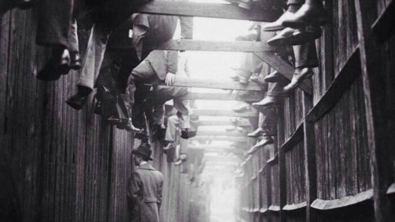 1938-а - феновета на Милуол явно са били доста запалени по отбора си още преди 80 години.