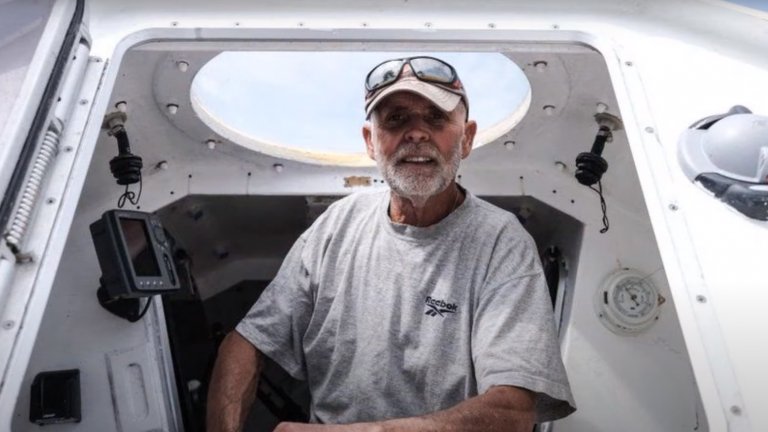 Жан-Жак Савен загина при опита си да стигне от Португалия до Карибите в едноместно кану