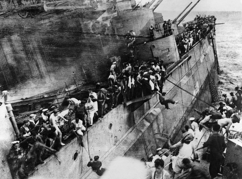 1280px-The_Sinking_of_HMS_Prince_of_Wales_by_Japanese_Aircraft_Off_Malaya,_December_1941_HU2675