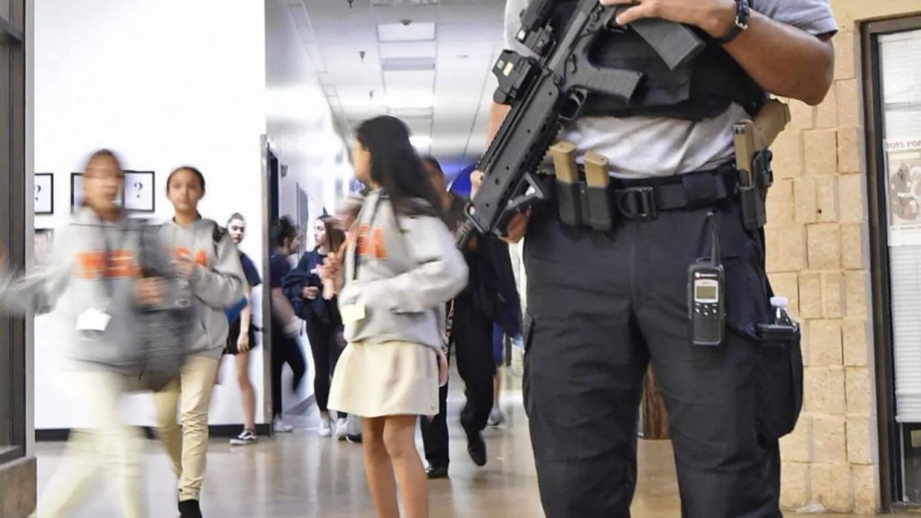 armed-guard-school (1)