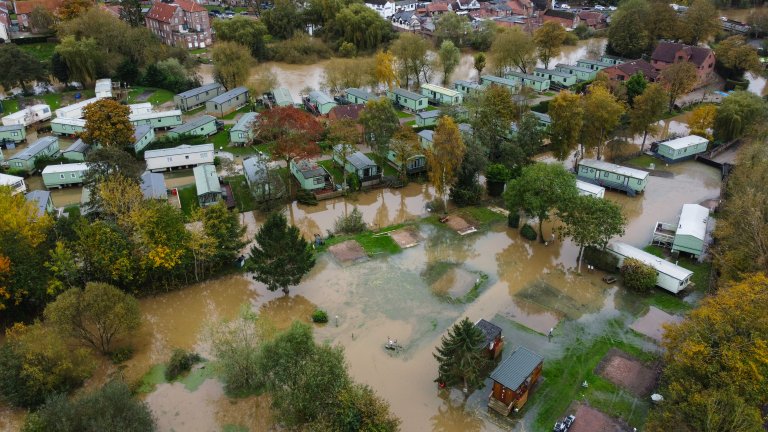 Бурята "Киърън" в Европа: Поне 7 са загиналите (Снимки)