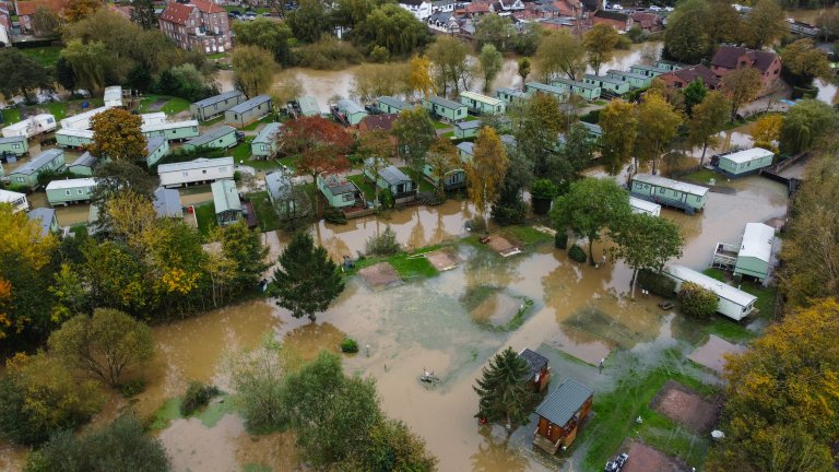 Бурята "Киърън" в Европа: Поне 7 са загиналите (Снимки)