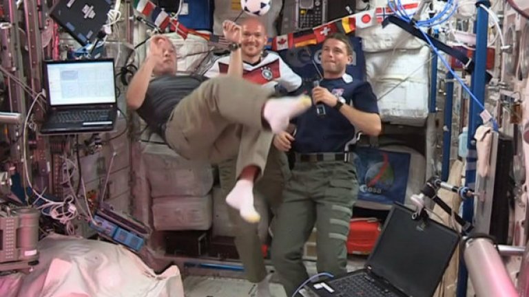 Планетата ни вече е тясна за феномена, наречен футбол...