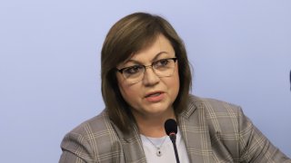 Тя също така намекна, че може да се кандидатира отново за лидер на БСП