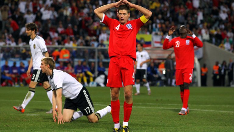 През 2010 г. обаче Джерард и компания изживяха кошмар срещу Бундестима на осминафинал на световното - 1:4.