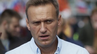 Опозиционерът е съден за злоупотреби и измами