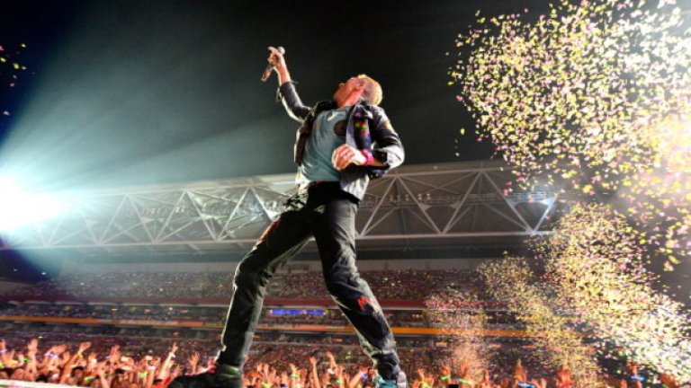 7. Coldplay - 115,5 млн. долара
Печалбите на британската група идват най-вече от световното турне "A Head Full Of Dreams", което акумулира печалби от почти половин милиард долара в рамките на 2 години с обиколките си на общо 5 континента.