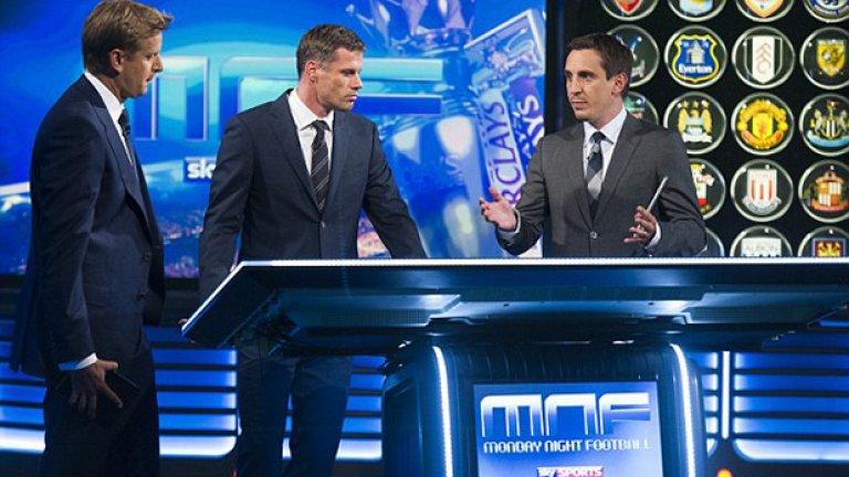 Невил (вдясно) анализира за Sky Sports.