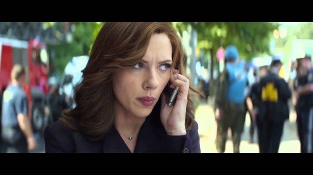В последния "Капитан Планета 3" (Captain America: Civil War) Скарлет Йохансон отново играе ролята на Наташа Романофф или Черната вдовица