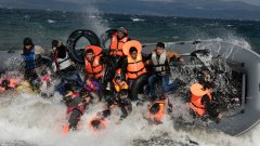 4500 мигранти бяха спасени в Сицилийския пролив в Средиземно море само в рамките на един ден