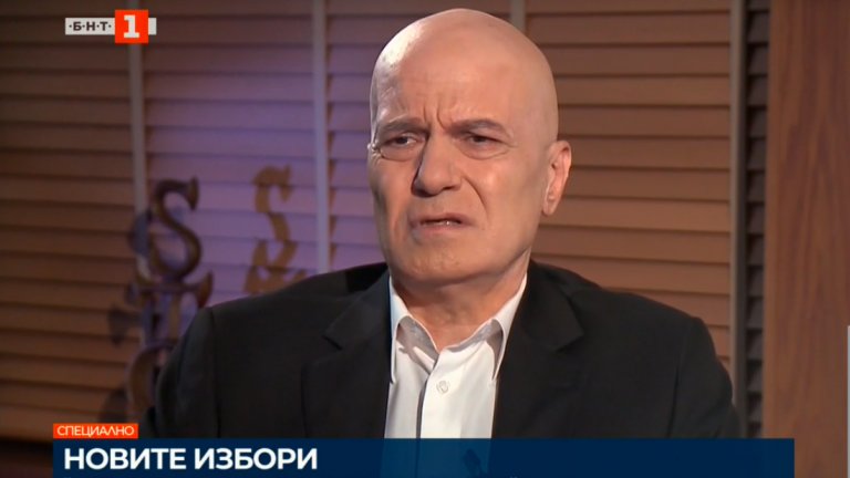 "Страшно много се зарадвах, когато разбрах, че ИТН минават в опозиция. В тая страна те най-добре умеят да бутат правителства. Доказаха го включително и с техните собствени."