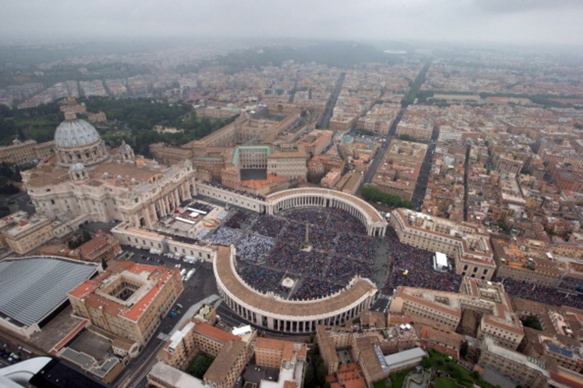 Ватикана има само 605 жители и 44 декара площ.