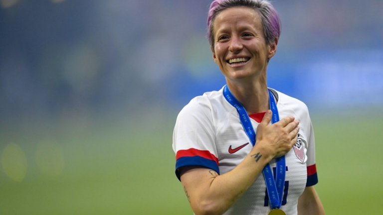 Нито едно нейно изказване на Рапиноу не минава без споменаването на проблемите с расизма, с ЛГБТ-обществото и с равенството между половете. И като я слуша човек, доста лесно би останал с впечатлението, че с важните проблеми на съвременния свят се занимава единствено и само тя.