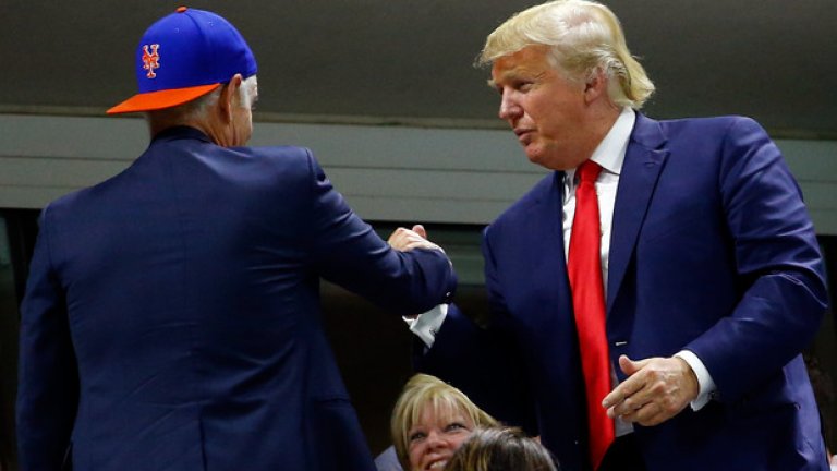 Доналд Тръмп беше сниман с Джон Макенроу на финала на US Open, но тенис легендата пази мълчание по политически въпроси. Да видим кой може да подкрепи скандалния Тръмп...