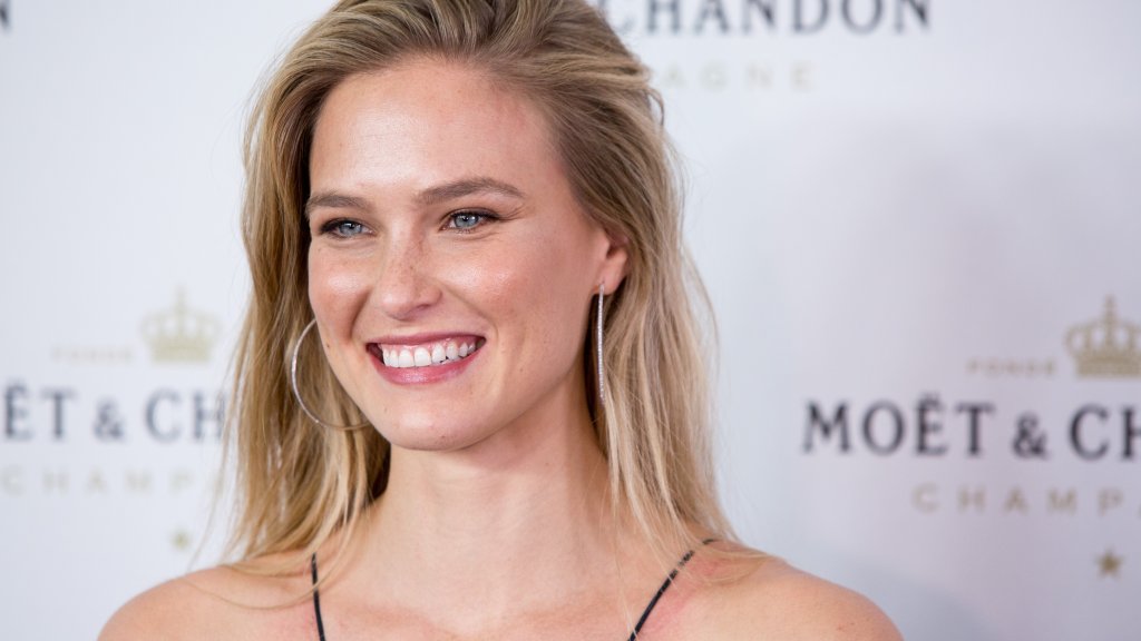 Bar Refaeli And 'Moet &amp; Chandon' Celebrates New Year's Eve