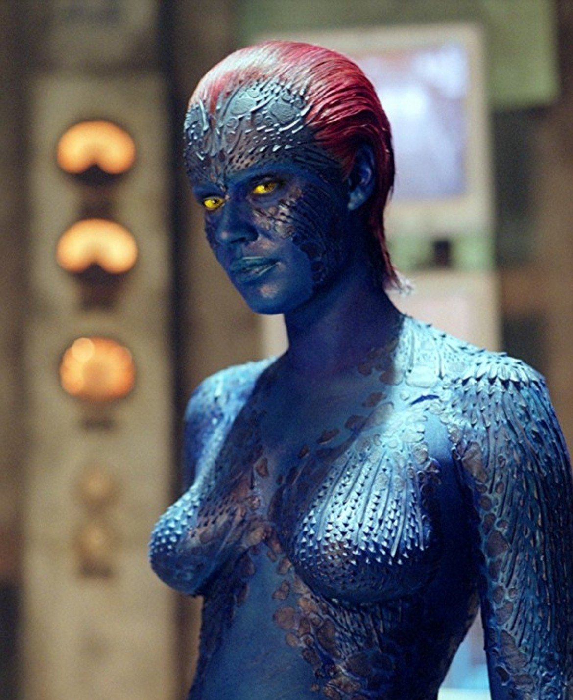 Тогава идва и "пробивът" - ролята на Мистик във филма X-Men. Героинята й е мутантка със синя кожа, която може да приема формата на всеки човек. По време на снимките Ромейн е напълно гола, кожата й е покрита със синя боя, а специални покрития крият някои по-интимни зони.