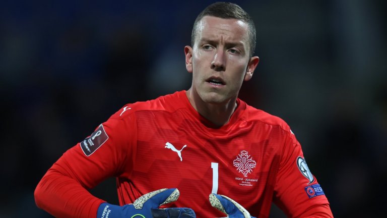 "Историята ми е като от клиширан спортен филм", смята Ханес Халдорсон, който все още съчетава киното с футбола