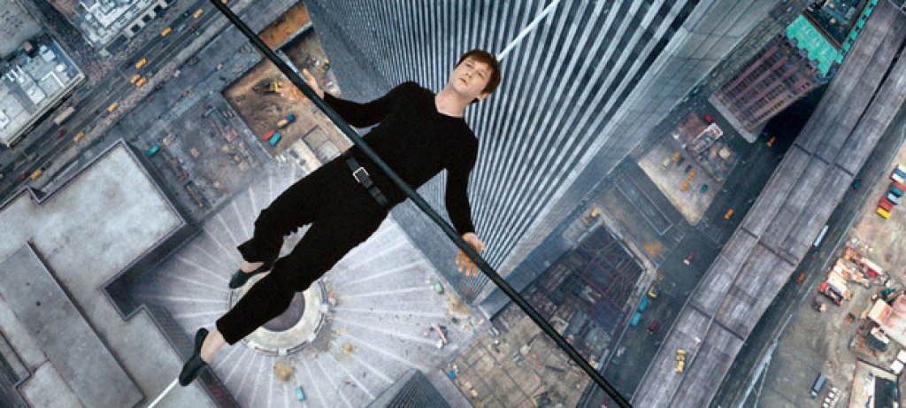  "The Walk: Живот на ръба" 

Даже и опитни киномани и кинокритици са с противоречиви чувства за този филм. Робърт Земекис разказва за подвига на Филип Пети, който успява да премине по въже между Кулите-близнаци в Ню Йорк. 

Земекис твърди, че е използвал най-модерните възможни технологии, за да придаде нужната дълбочина на кадрите, само че докато гледат, много зрители започват да изпитват замайване и гадене от усещането за височина. Както можете да се досетите, по-страхливите не издържат и напускат киното.