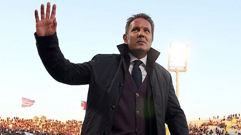 Синиша Михайлович Колоритният сърбин започва треньорската си кариера през 2008-а, но в нито един отбор не се задържа повече от година. Малко по малко си пробива път към славата, като минава през отборите на Болоня, Катаня и Фиорентина, за да стане национален треньор на Сърбия през 2012-а. Година по-късно вече е начело на Сампдория, където наистина прави фурор. След 12-ото място миналия сезон, сега Самп е пети и има голям шанс да участва в Лига Европа. Вече се заговори за интерес към Михайлович от най-големите отбори в Европа и е възможно не след една, но след две години начело на Сампдория да приеме следващото си предизвикателство.