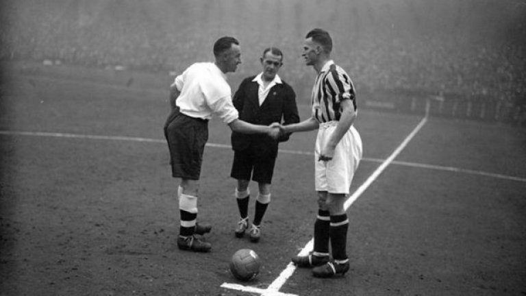 14. Болтън
На 18 февруари 1933 г. на "Бърндън Парк" идват 69 912 да гледат Уондърърс срещу Манчестър Сити за ФА къп.