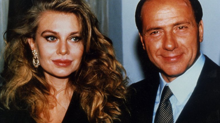 Жените определено са слабото му място. Това е последната му съпруга Вероника Ларио.Преди това е женен за Карла дел Олио. Последната му приятелка беше младата Франческа Паскале.Берлускони има пет деца.