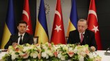 Турция заема една по-скоро пасивна позиция и се опитва да играе ролята на медиатор