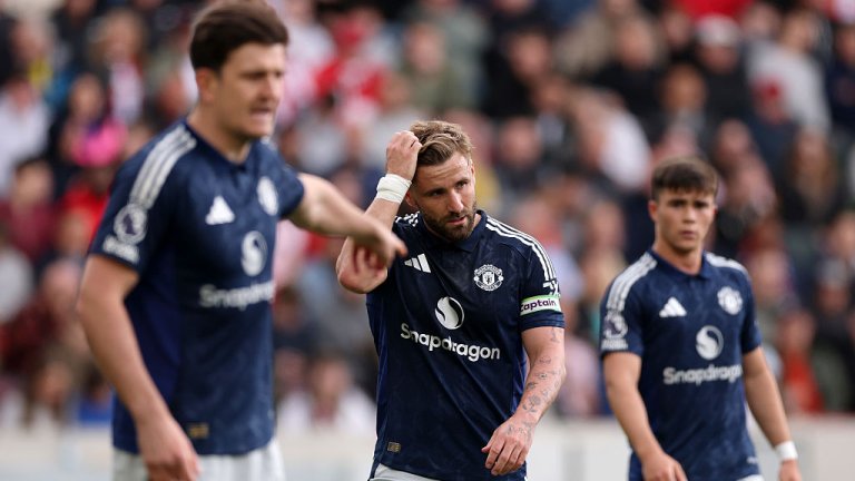 Юнайтед тотално отписа Висшата лига с поредния срамен резултат