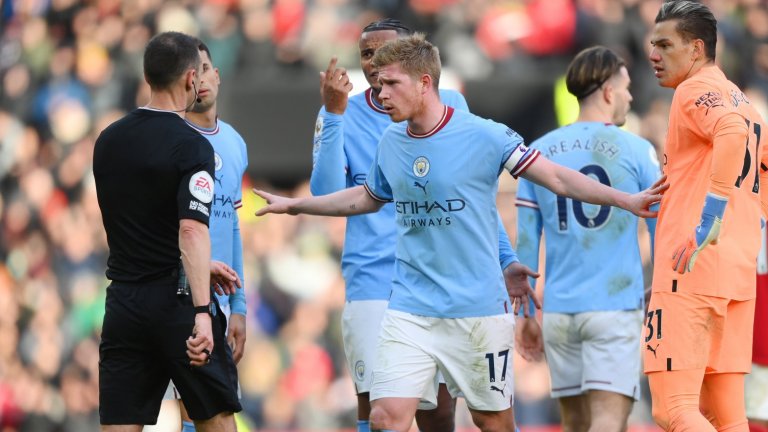 В началото играчите на Сити не можеха да повярват, че голът на Бруно Фернандеш беше признат