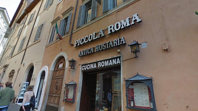 Клубът е със седалище на малката уличка Виа Дели Уфици дел Викарио 35. Именно там Фоски подписва историческия документ от 22 юли. Сега там се помещава ресторант на първия етаж, а над него са жилищни апартаменти.


